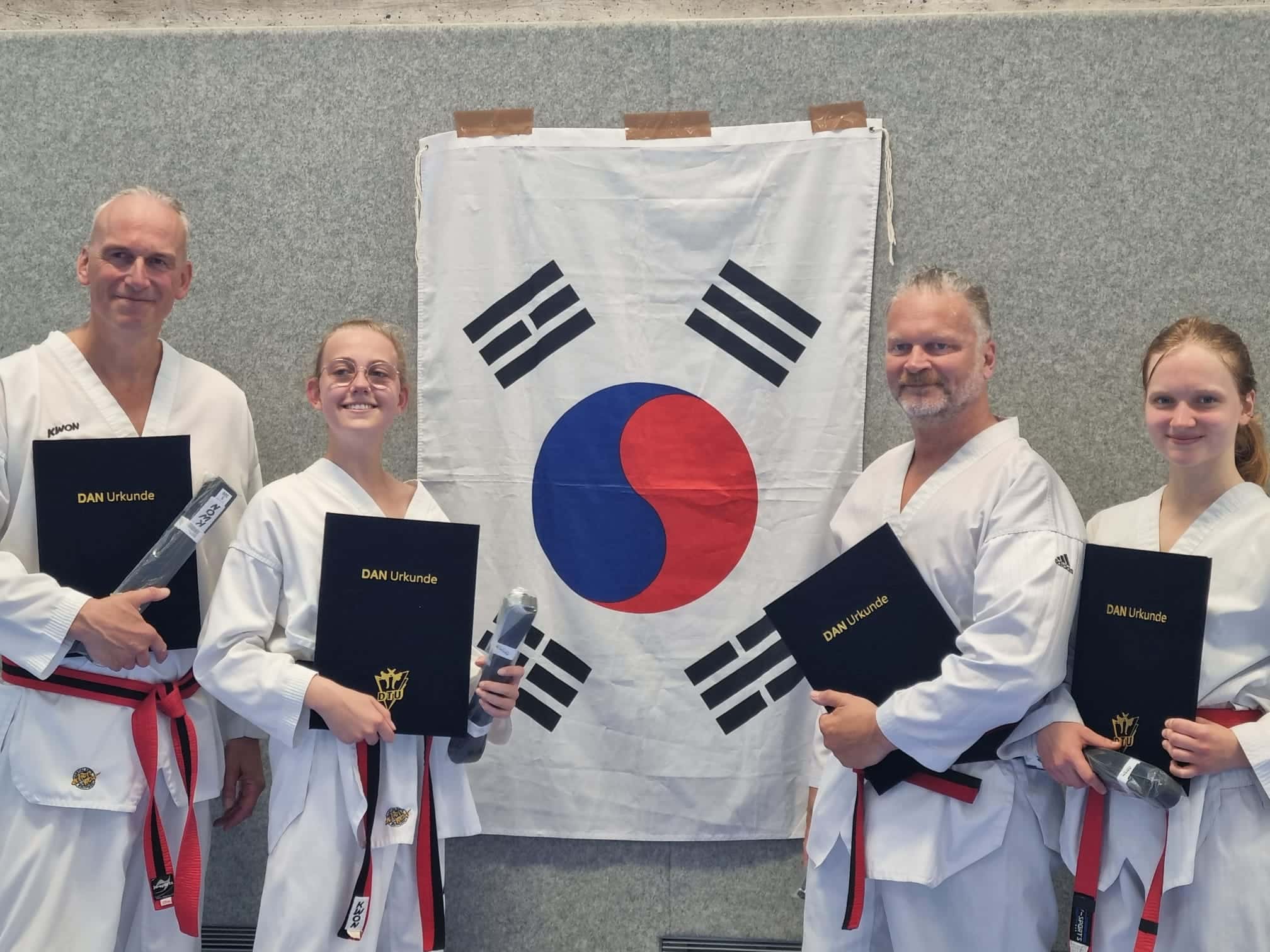 Abteilung Taekwondo hat 4 neue Schwarzgurte, Jun 23