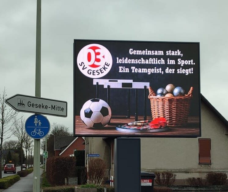 SV 03 Werbung an der B1 nähe "Tankstelle Bien" vor "Darscht Überdachungen"